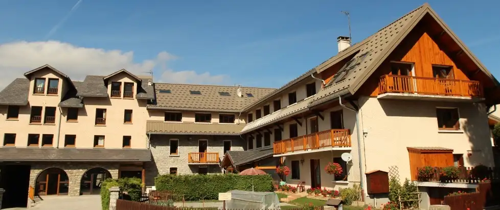 colonie de vacance st léger les mélézes